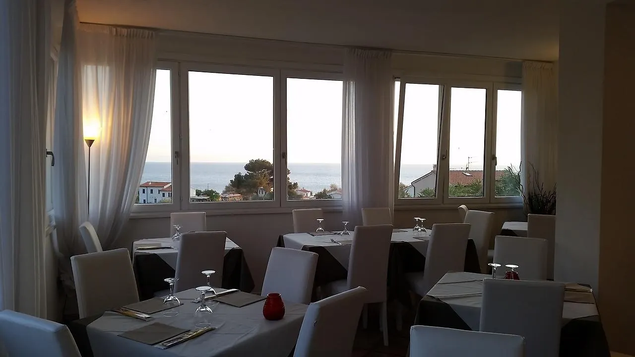Hotel L'Ogliera 포몬테 3*,